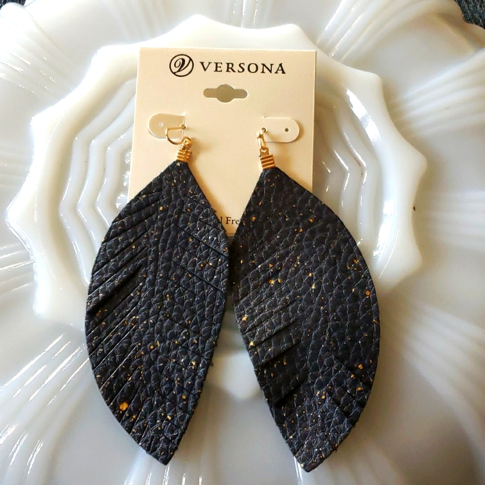 Versona Black Feather Earrings